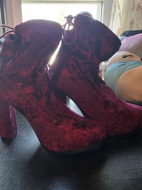 Chase + Chloe Crushed Velvet Lace-Up Ankle Boots - Burgundy